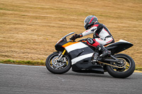 anglesey-no-limits-trackday;anglesey-photographs;anglesey-trackday-photographs;enduro-digital-images;event-digital-images;eventdigitalimages;no-limits-trackdays;peter-wileman-photography;racing-digital-images;trac-mon;trackday-digital-images;trackday-photos;ty-croes